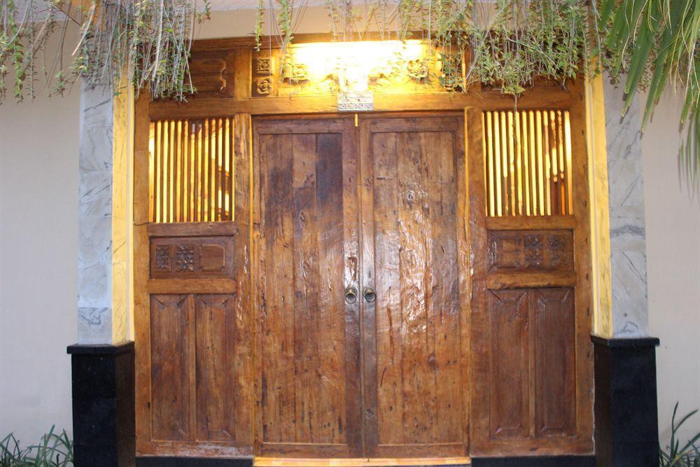 The Vie Villa Legian Exterior photo